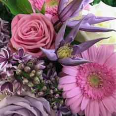  Pastel Hat Box ( no lilies)